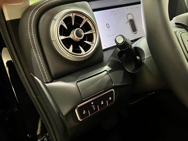 Tank 300 2025 2025款 2.0T 汽油征服者