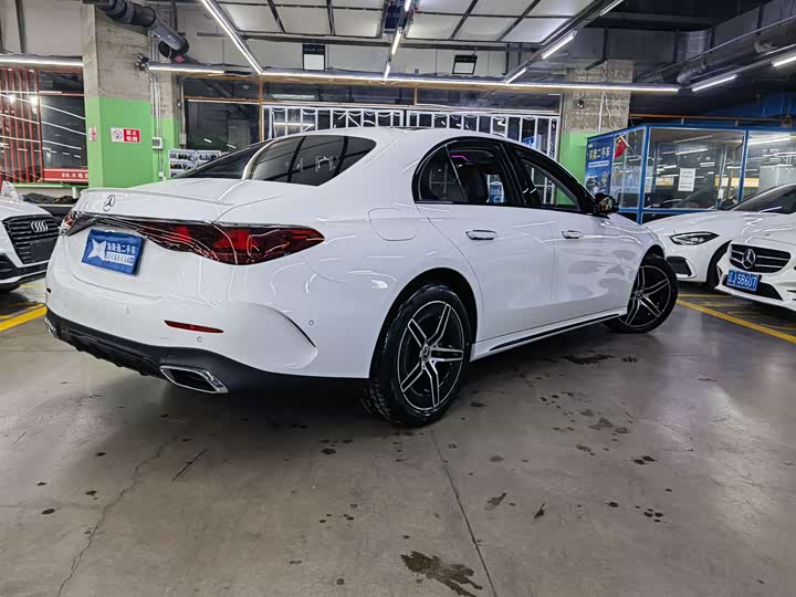 Mercedes-Benz E-Class 2025 2025款 E 260 运动版