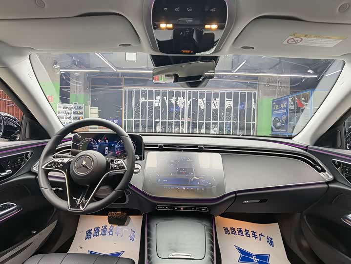 Mercedes-Benz E-Class 2025 2025款 E 260 运动版