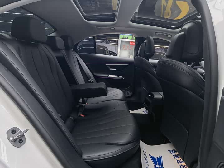 Mercedes-Benz E-Class 2025 2025款 E 260 运动版