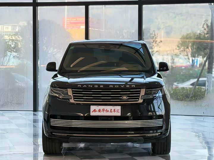 Land Rover Range Rover 2025 2025款 3.0 L6 400PS 盛世加长版