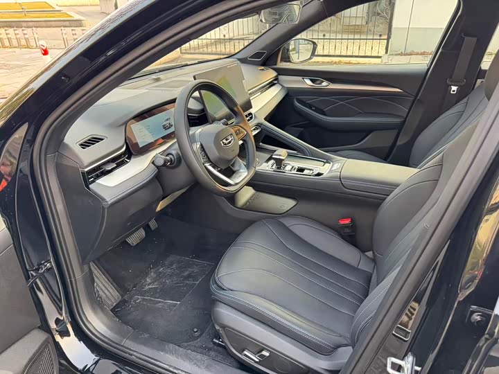 Geely Preface 2026 2026款 东方曜 1.5TD 惊鸿版