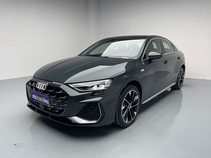Audi A3 2025 2025款 A3L Limousine 35TFSI 飞驰尊享型