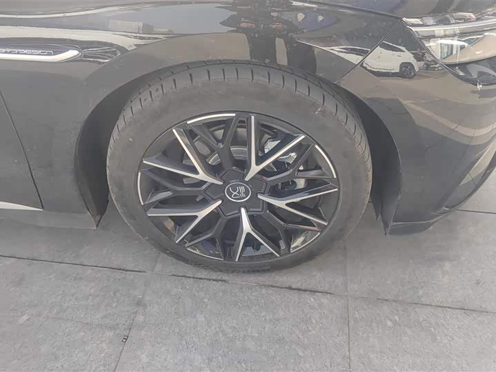 BYD Han 2025 2025款 DM-i 125KM尊贵型