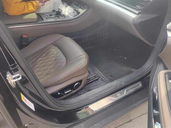 BYD Han 2025 2025款 DM-i 125KM尊贵型