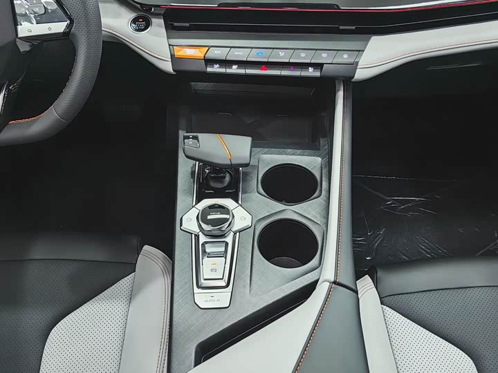 Changan UNI-V Hybrid 2024 2024款 蓝鲸智电iDD 136km 智尊型