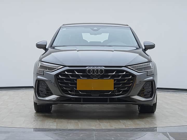 Audi A3 2025 2025款 A3L Limousine 35TFSI 飞驰尊享型