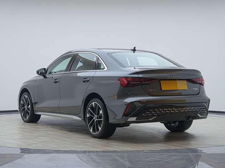 Audi A3 2025 2025款 A3L Limousine 35TFSI 飞驰尊享型