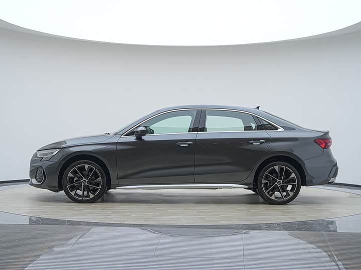 Audi A3 2025 2025款 A3L Limousine 35TFSI 飞驰尊享型