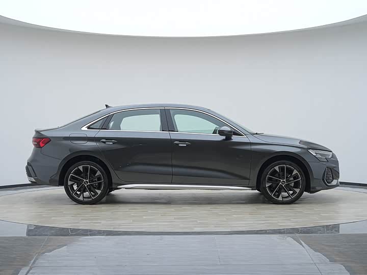 Audi A3 2025 2025款 A3L Limousine 35TFSI 飞驰尊享型