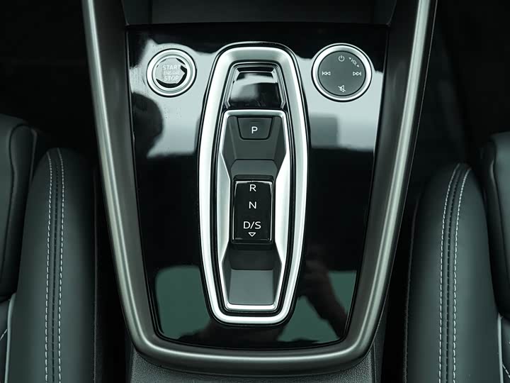 Audi A3 2025 2025款 A3L Limousine 35TFSI 飞驰尊享型