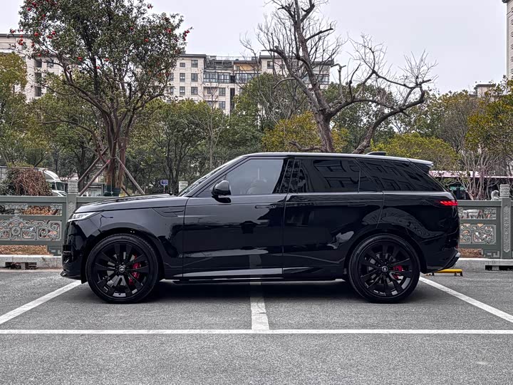 2025 Land Rover Range Rover Sport