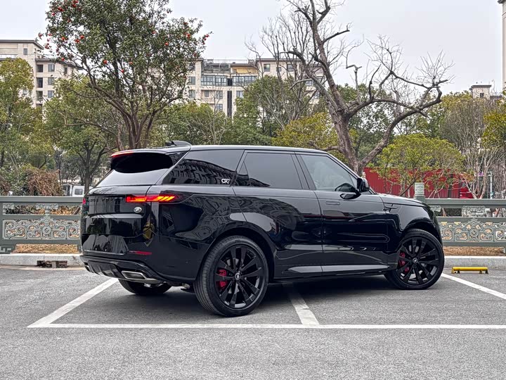 2025 Land Rover Range Rover Sport