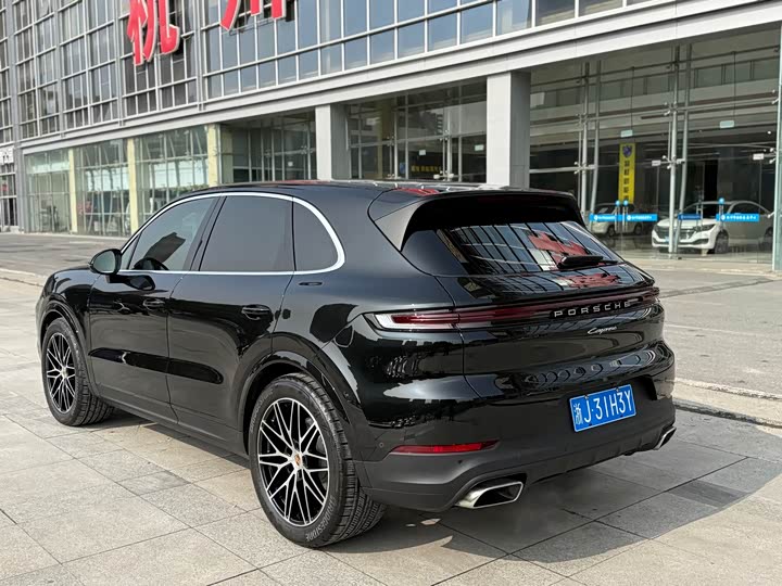 2025 Porsche Cayenne