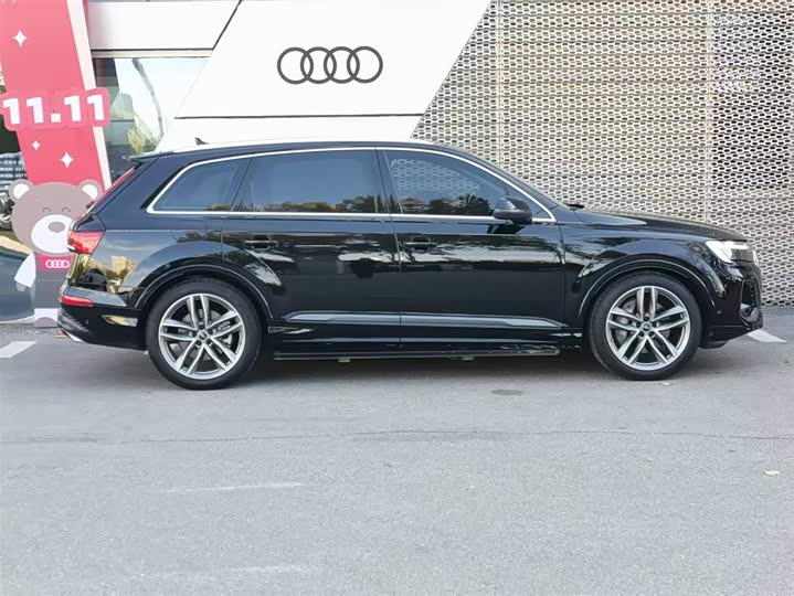 Audi Q7 2025 2025款 55 TFSI quattro S line运动型