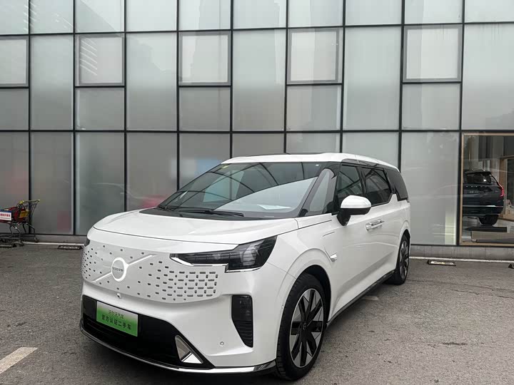 Volvo EM90 2025 2025款 Ultra 六座