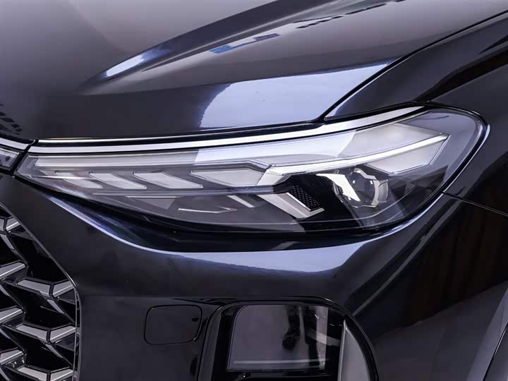 Audi Q6 2023 2023款 45 TFSI quattro 齐云型 Light 飞骑套装