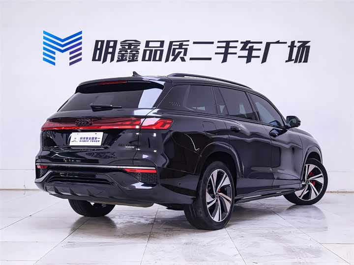 Audi Q6 2023 2023款 45 TFSI quattro 齐云型 Light 飞骑套装