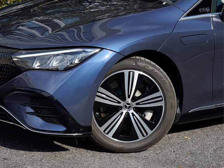 Mercedes-Benz EQE 2025 2025款 500 4MATIC 豪华版