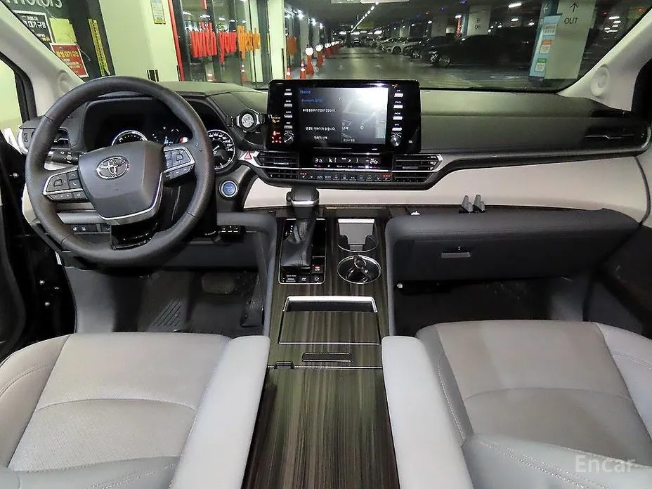 Toyota Sienna 2020 2.5 Hybrid 2WD