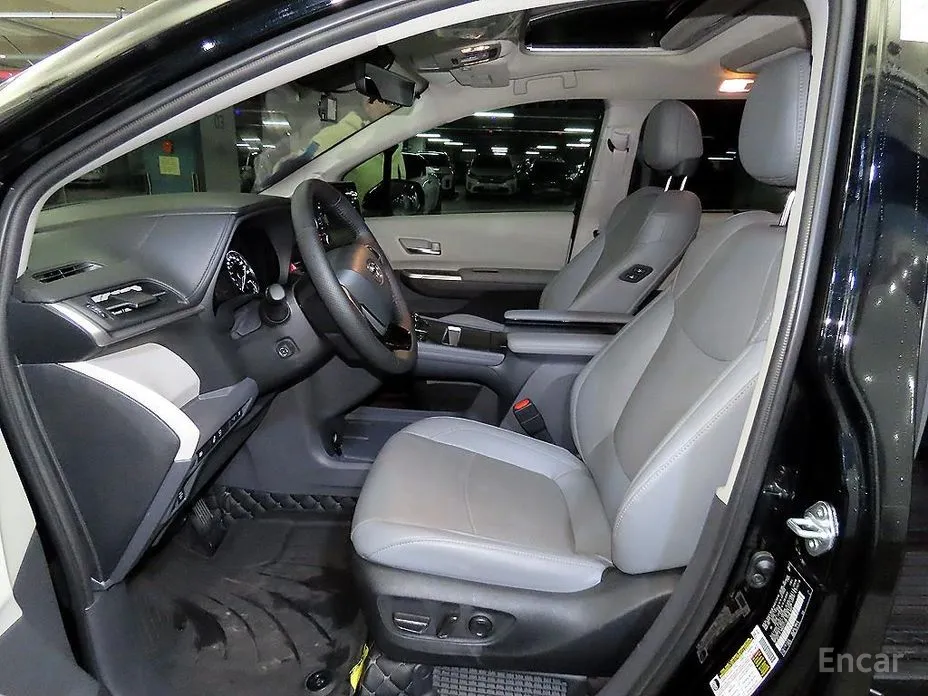 Toyota Sienna 2020 2.5 Hybrid 2WD