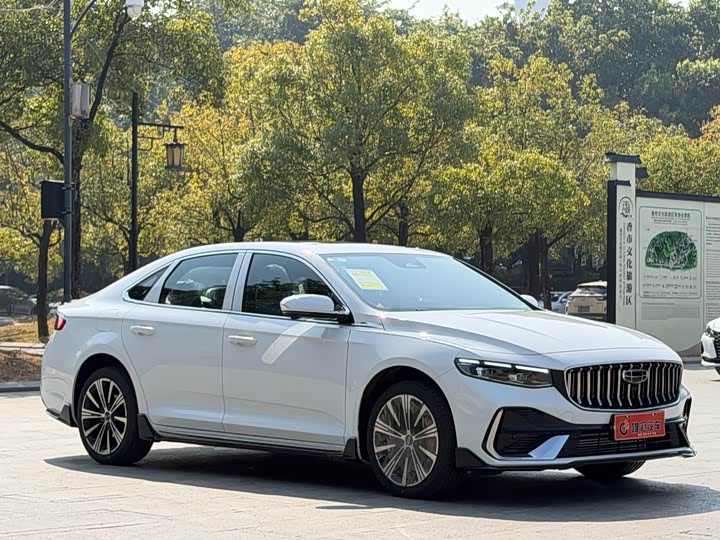 Geely Preface 2026 2026款 东方曜 1.5TD 昆仑版