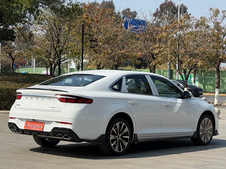 Geely Preface 2026 2026款 东方曜 1.5TD 昆仑版