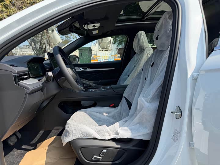 Geely Preface 2026 2026款 东方曜 1.5TD 昆仑版