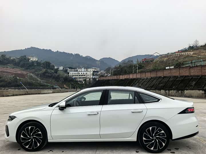 Volkswagen Sagitar L 2026 2026款 L 300TSI DSG 豪华型