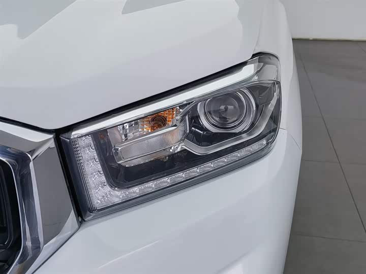 Maxus T70 2021 2021款 2.0T柴油自动四驱精英版长箱高底盘