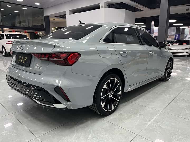 Audi A3 2025 2025款 A3L Limousine 35TFSI 飞驰尊享型