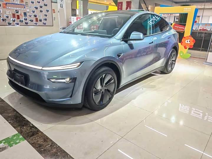 Tesla Model Y 2025 2025款 后轮驱动 首发版