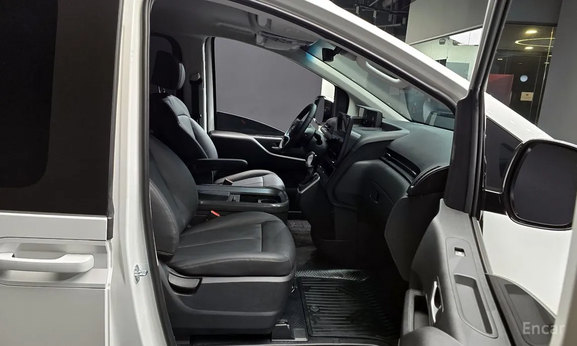 Hyundai Staria 2021 L3.5 Cargo 5-Seater
