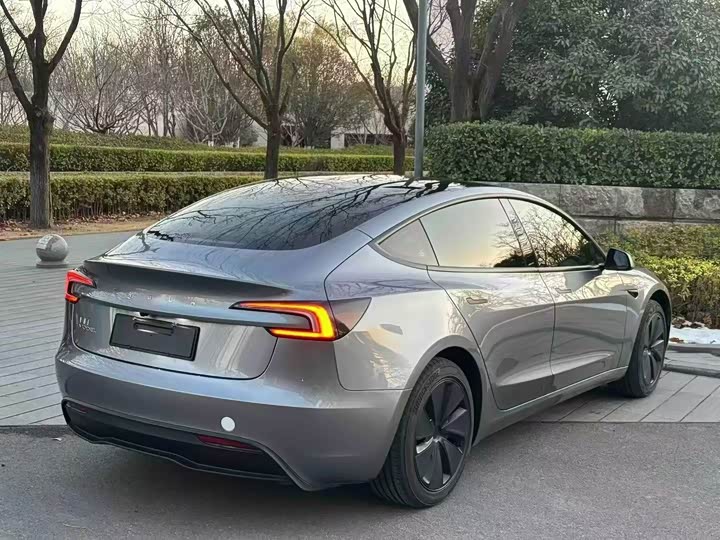 Tesla Model 3 2025 2025款 后轮驱动版