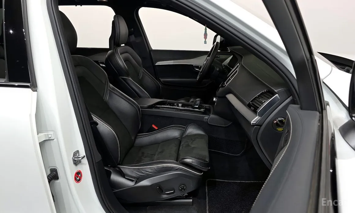 Volvo XC90 2016 T8 R-Design Hybrid