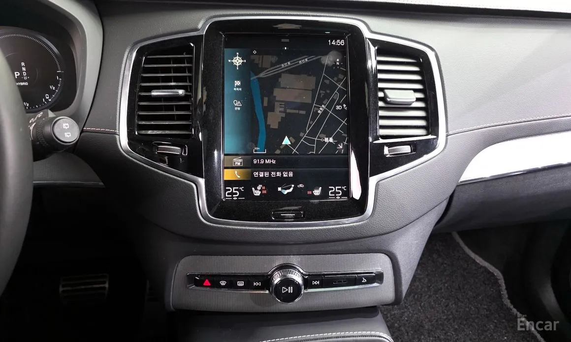 Volvo XC90 2016 T8 R-Design Hybrid