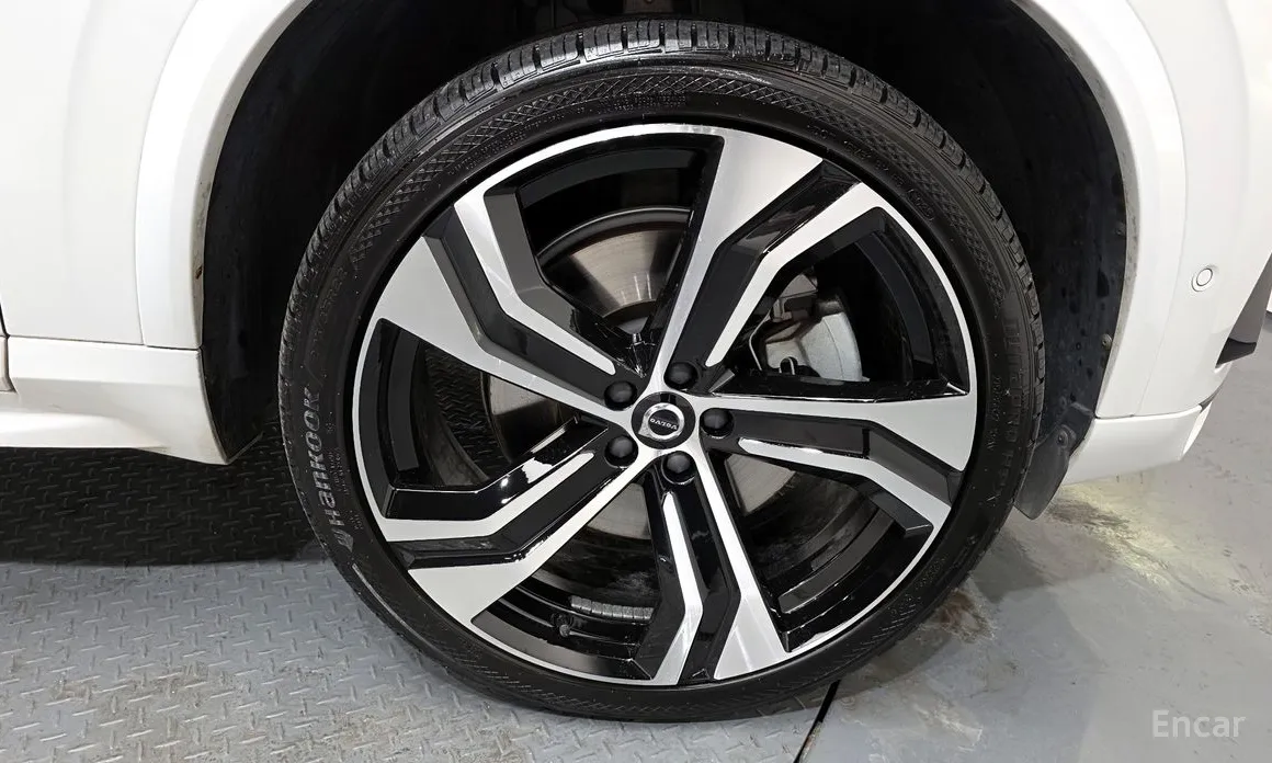 Volvo XC90 2016 T8 R-Design Hybrid