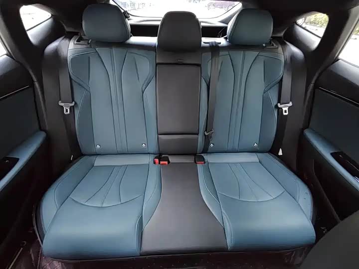 MG Motor 7 2025 2025款 2.0T 405 AT尊享版