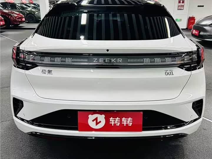 2026 Zeekr 001