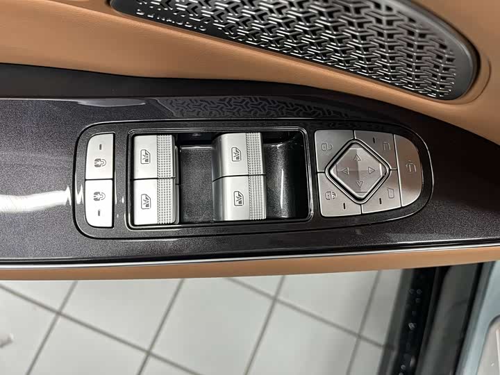 BYD Han L 2025 2025款 DM-p 四驱激光雷达旗舰型