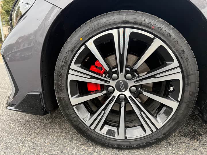 Geely Preface 2026 2026款 东方曜 1.5TD 昆仑版