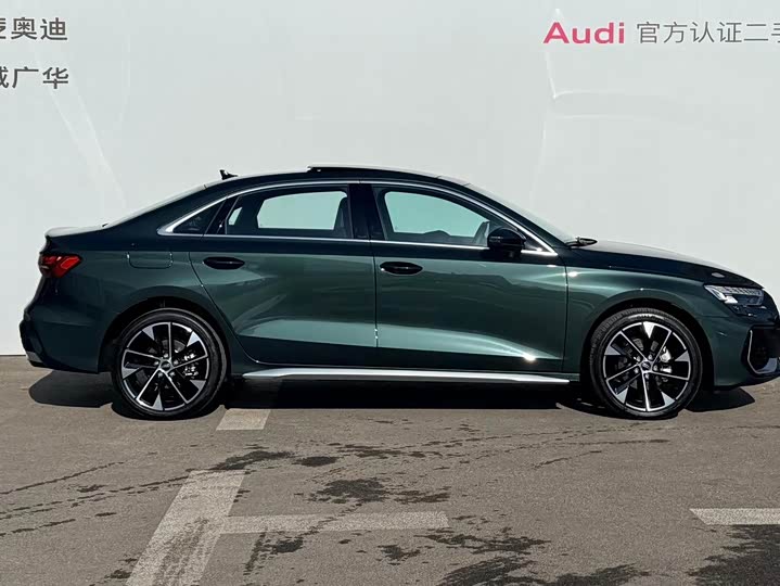 Audi A3 2025 2025款 A3L Limousine 35TFSI 飞驰尊享型