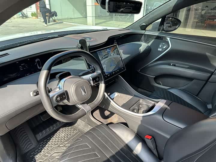 Avatr 11 2023 2023款 鸿蒙 90度 后驱版