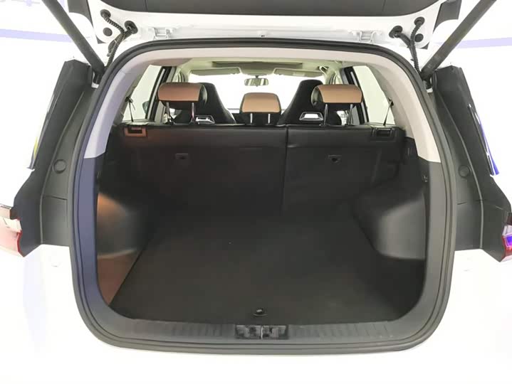 2024 Geely Okavango Pro