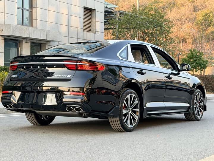 Geely Preface 2026 2026款 东方曜 1.5TD 昆仑版