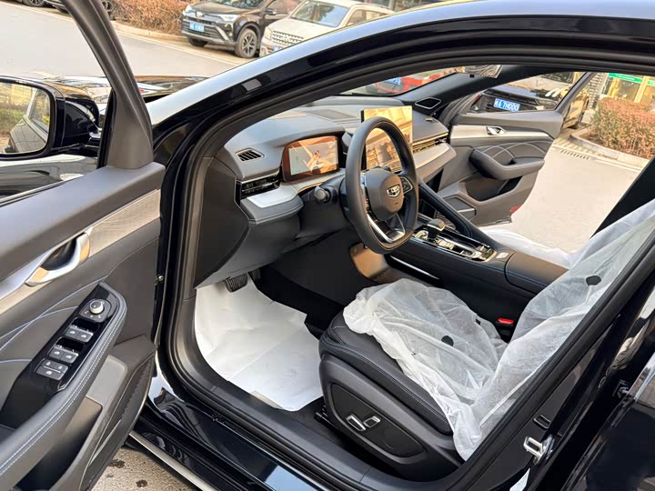 Geely Preface 2026 2026款 东方曜 1.5TD 昆仑版