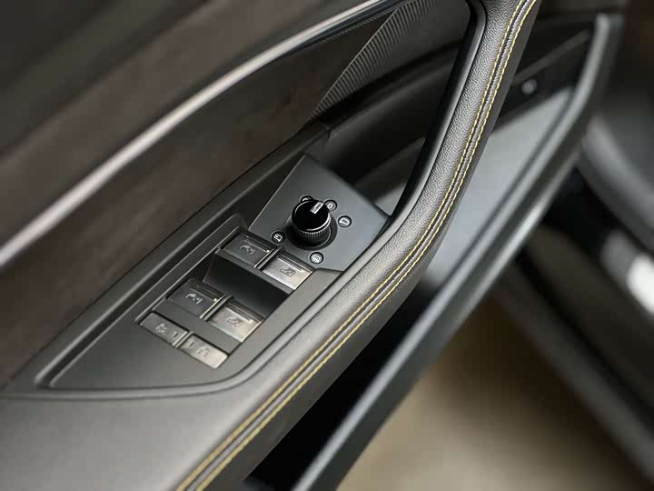 Audi e-tron 2021 2021款 50 quattro 臻选型