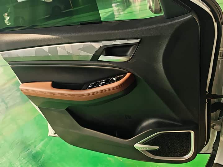 Geely Vision X6 2021 2021款 PRO 1.4T 自动尊贵型