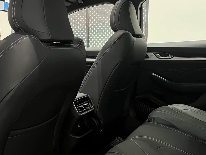 Geely Preface 2026 2026款 东方曜 1.5TD 昆仑版