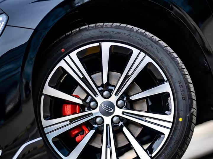 Geely Preface 2026 2026款 东方曜 1.5TD 昆仑版